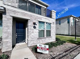 510 W Mahogany Ln, Clovis, CA 93611