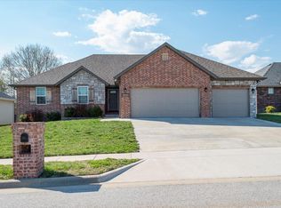 3592 W Overland St, Springfield, MO 65807