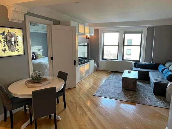 2nd image of 15 E Kirby St APT 1222