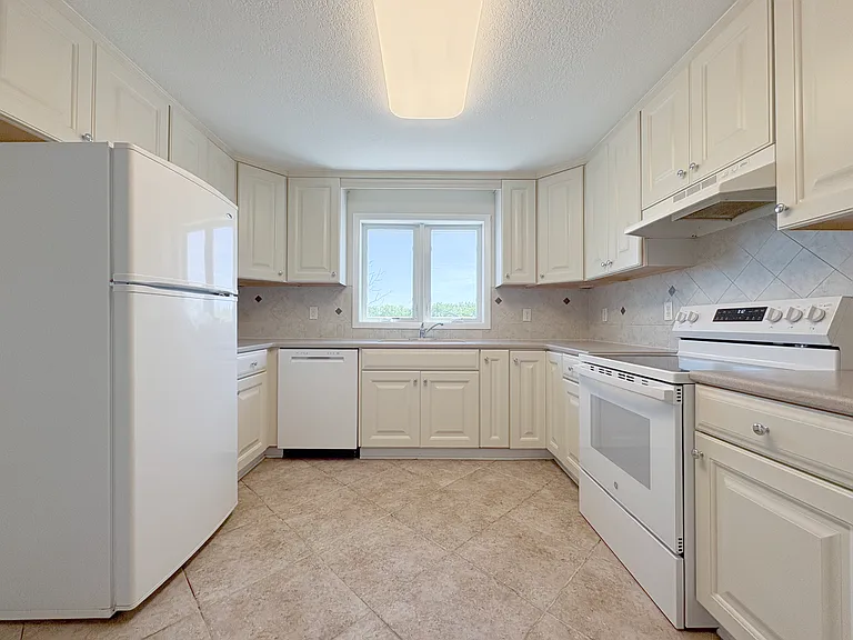 Boulevard Suites — Photo 31