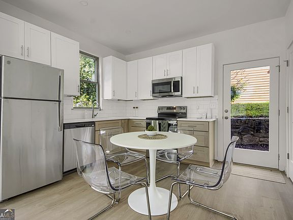 4th image of 1070 Dill Ave SW #103