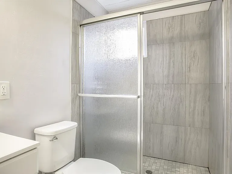 27 Carnegie Dr — Photo 24