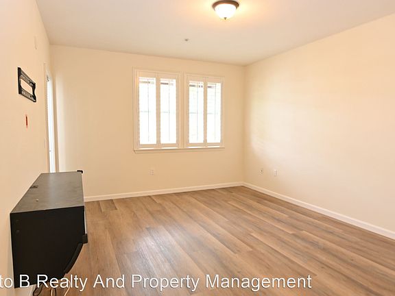 5th image of 809 Auzerais Ave Unit 446