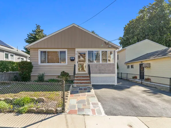 31 Furness St, Revere, MA 02151