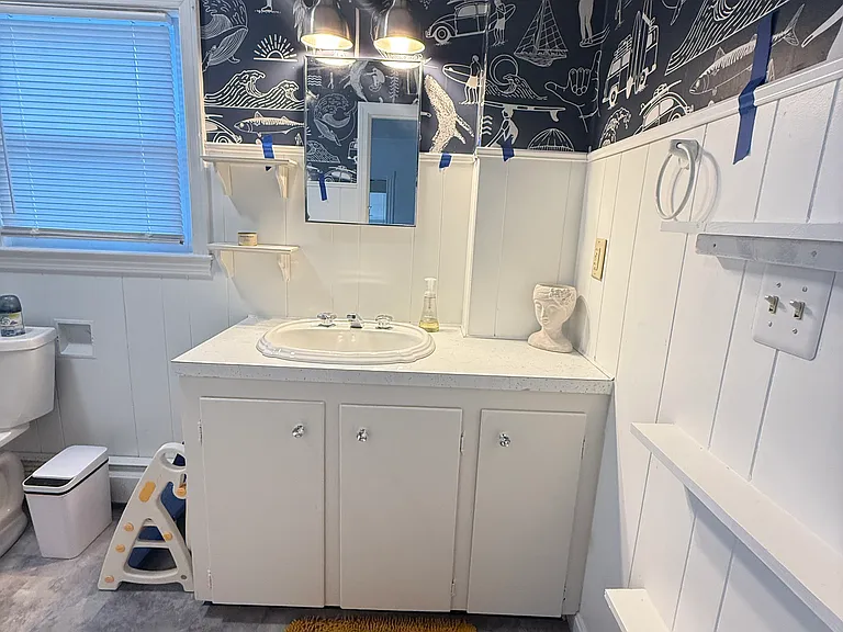 18 Bedlow Ave — Photo 12