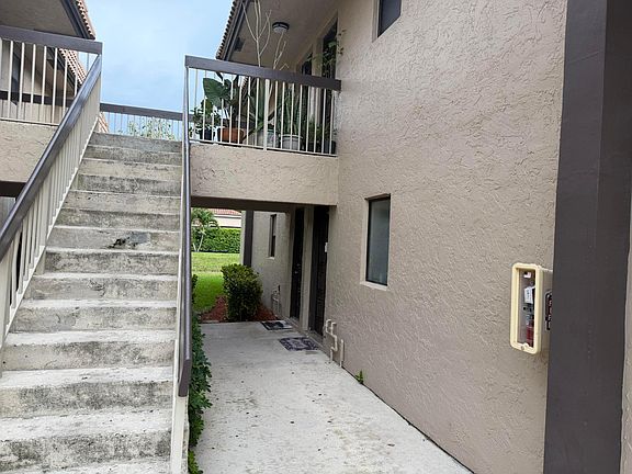 3rd image of 10730 ROYAL PALM Boulevard #4-3