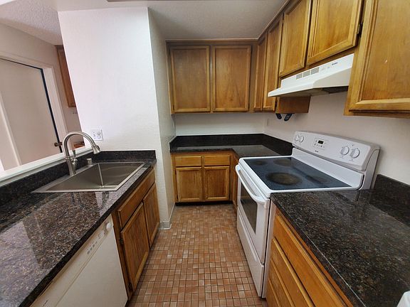 5th image of 5040 Crandallwood Dr