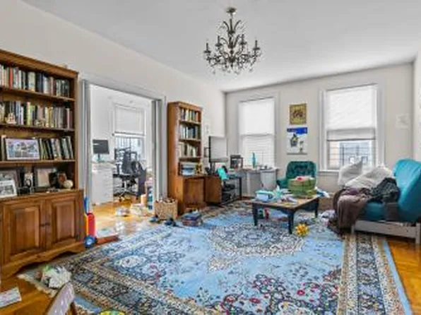 14 Van Corlear Place image 3 of 7