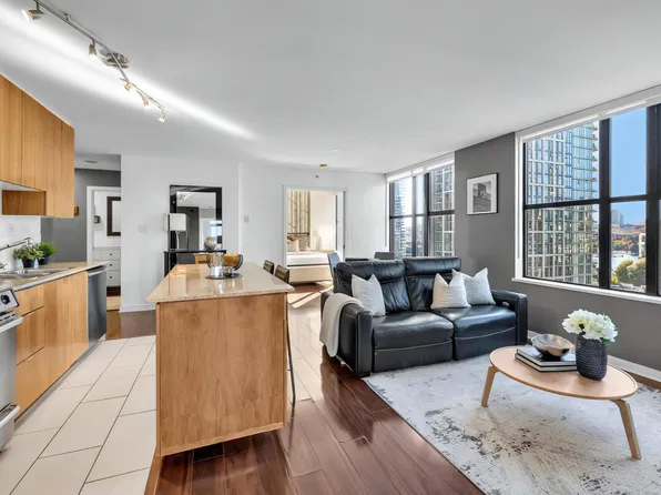 989 Beatty St #1507, Vancouver, BC V6Z 3C2