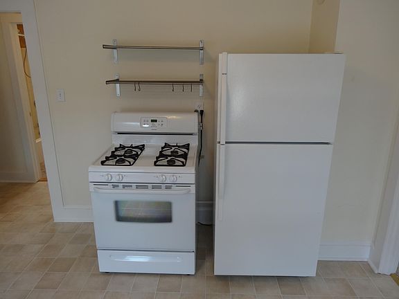 2nd image of 538 Midland St