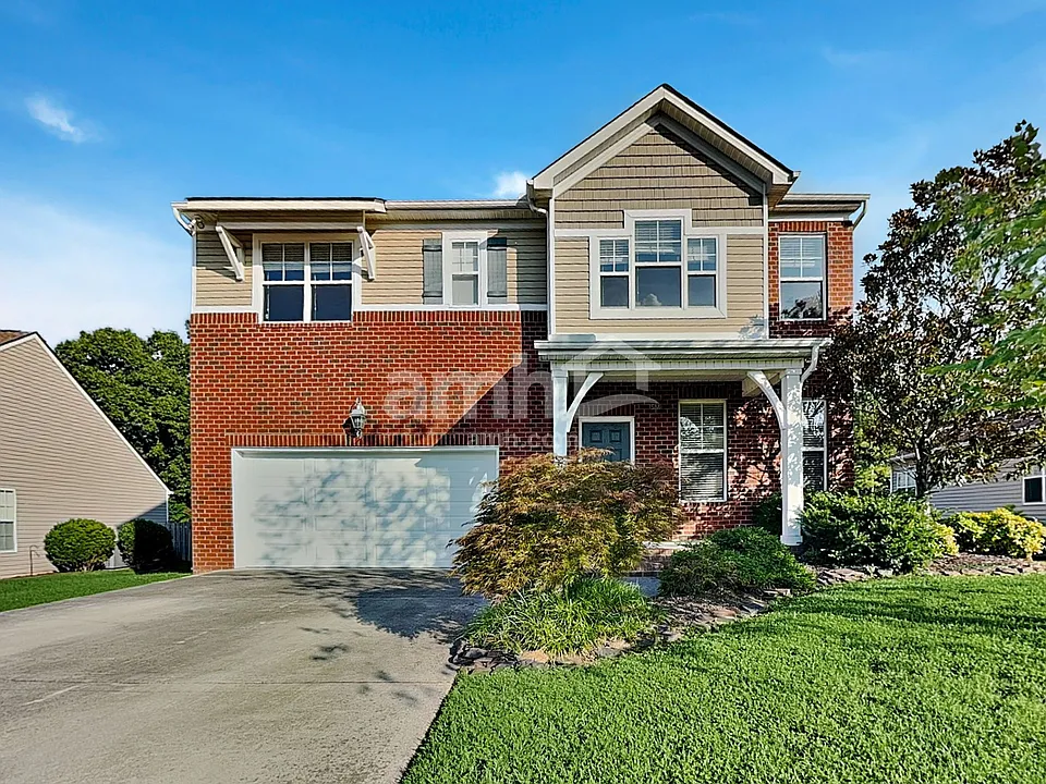 2400 Ancient Oak Ln