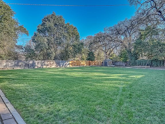5th image of 7510 Brentwood Dr