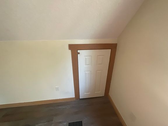 4th image of 415 Shore Rd Studio 1