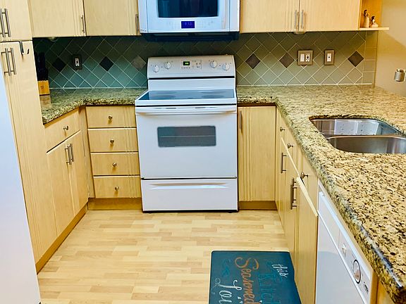 4th image of 7860 Camino Real
