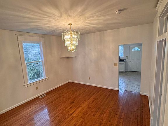 5th image of 824 Highland Ave SE