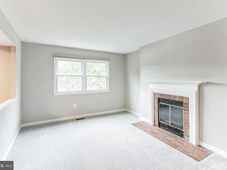 5335 Lake Cove Ct — Photo 11