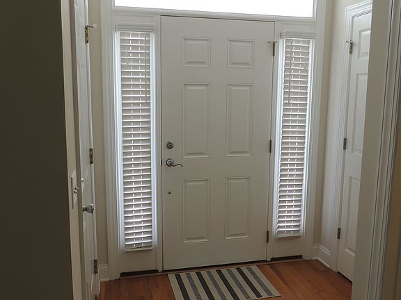 3rd image of 202 River Gate Ln