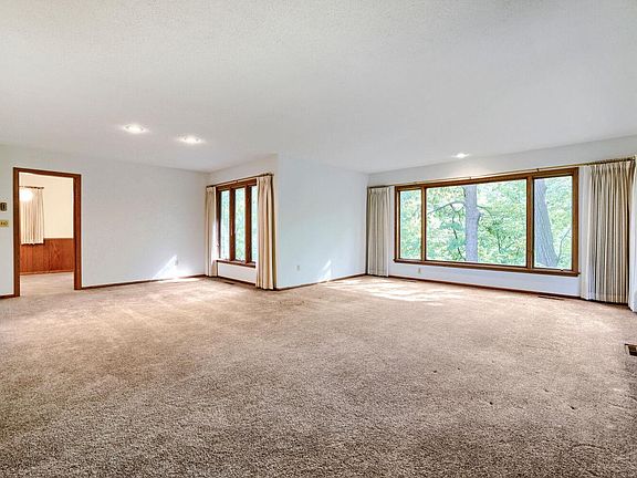 3rd image of 1200 Falls View Ct