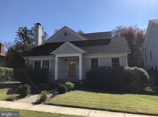 6102 Temple St, Bethesda, MD 20817