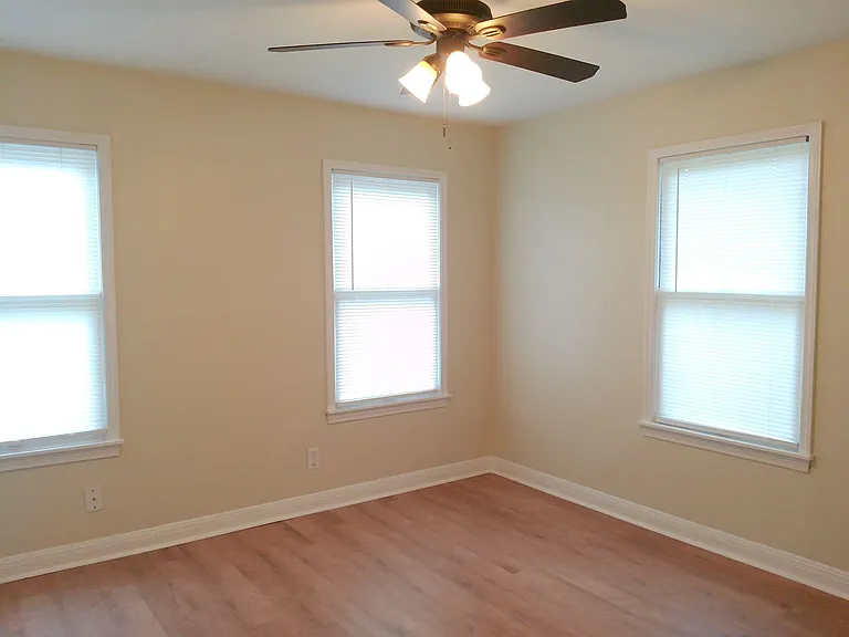 4026 Brentwood Dr — Photo 9