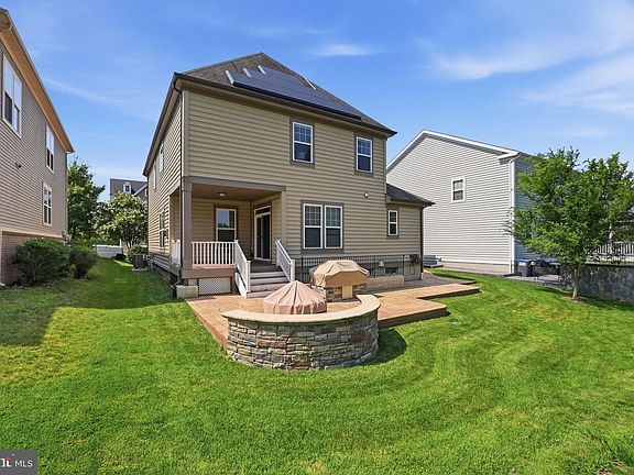 3rd image of 428 Alder Dr