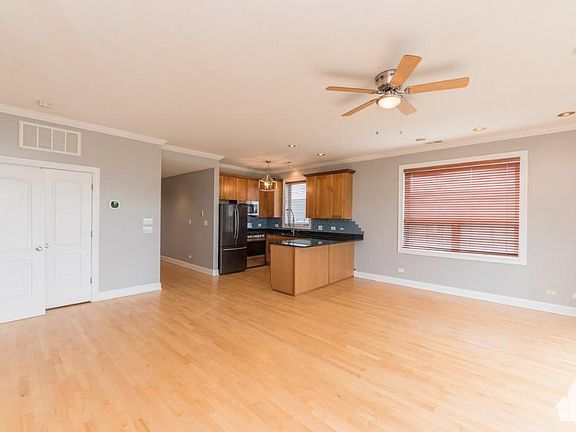2nd image of 2521 W Congress Pkwy #3F