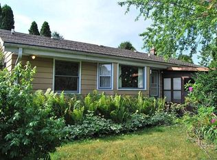 1836 Waterview Ln, Waukesha, WI 53189