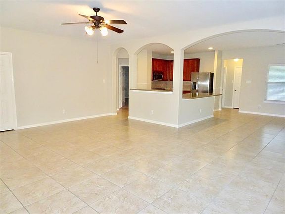 5th image of 63 Quillwood Pl