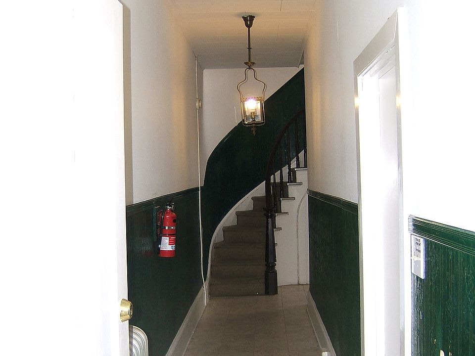Building Photo 4