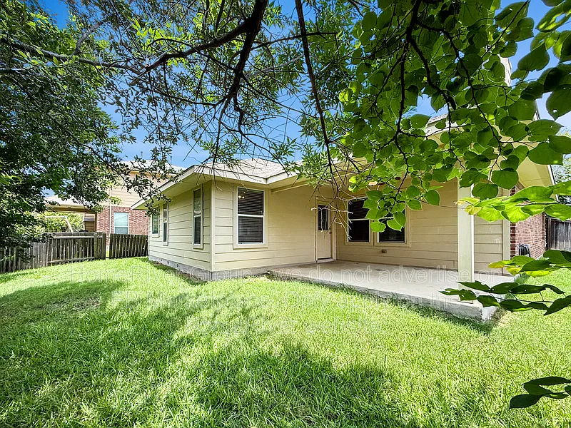 4 bed, 2.0 bath, 2006 sqft, $2,150 — Photo 2