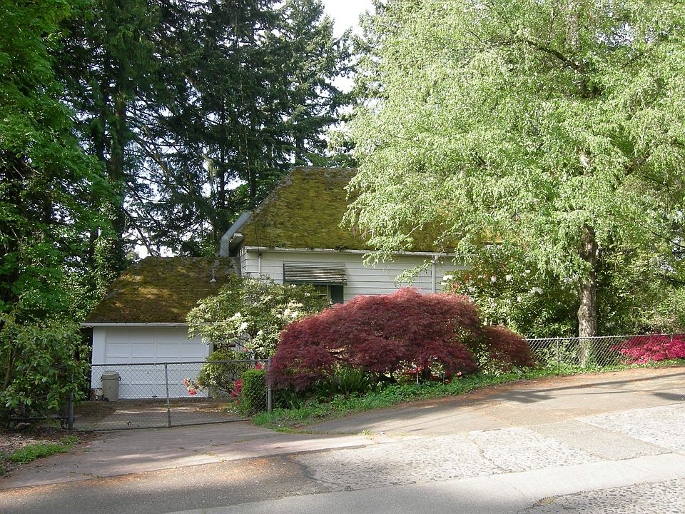 2nd image of 708 SW Westwood Dr