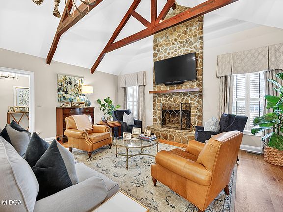 4th image of 4416 Old Club Rd