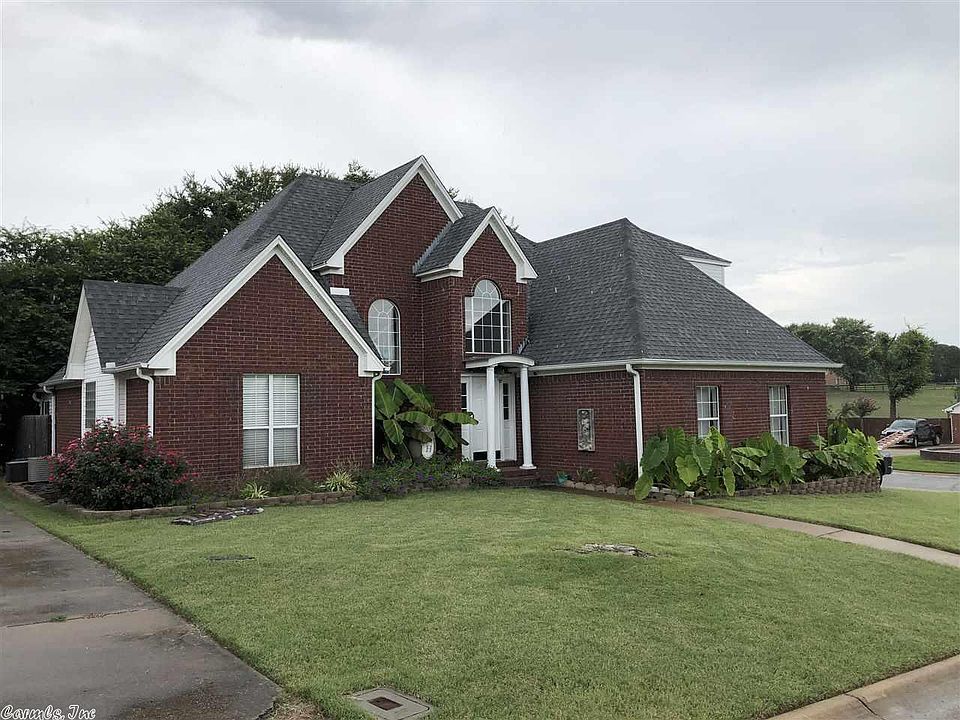 1st image of 145 Belle Meade Dr
