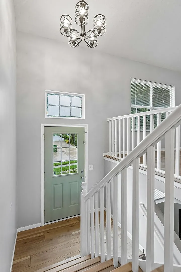 3 Bedroom home with massive deck! — Photo 2