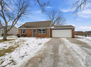 8003 Hosler Rd, Leo, IN 46765