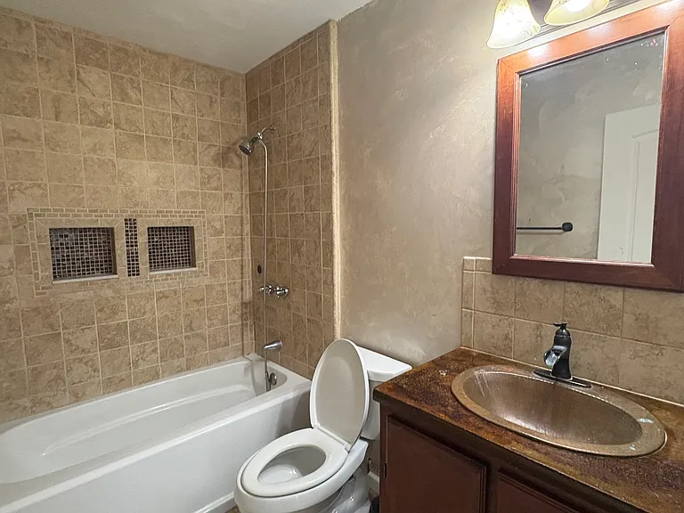 112 Boxwood Ct — Photo 6