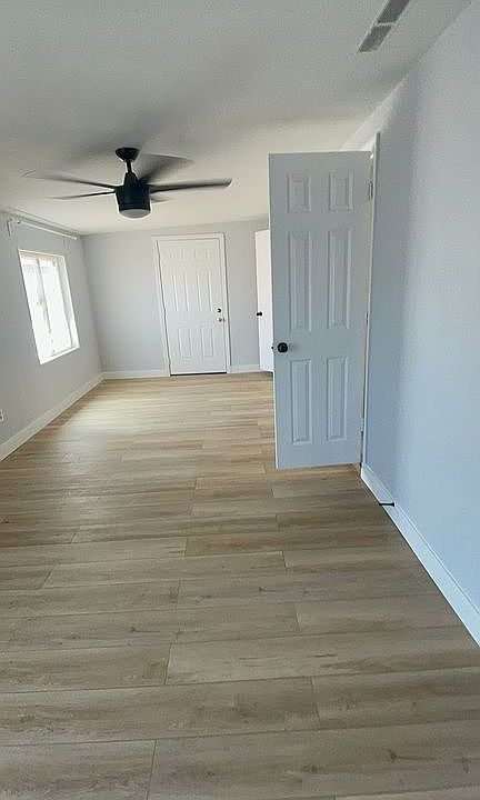 2nd image of 1416 E Carson Ave