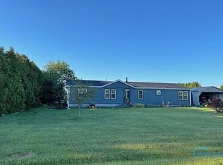 2467 Rice Rd, Fremont, OH 43420
