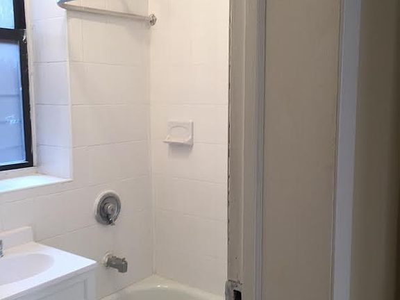 5th image of 520 W 174th St APT 2C