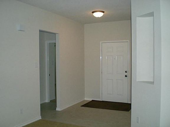 3rd image of 916 Margaret Dr