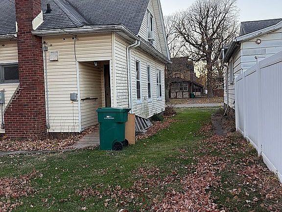 5th image of 217 S Vermillion St