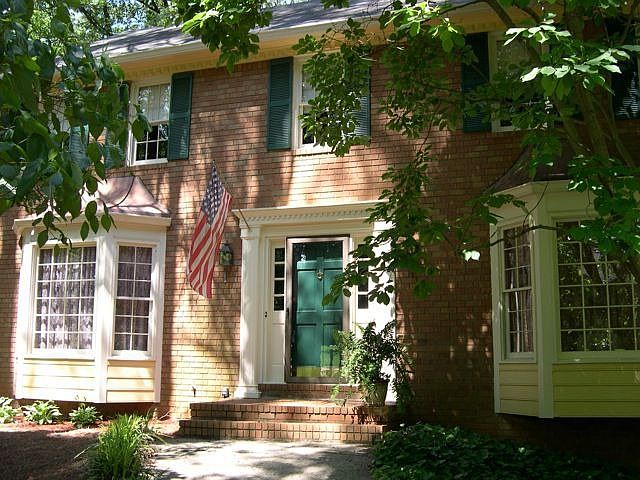 3 Sides Brick Traditional