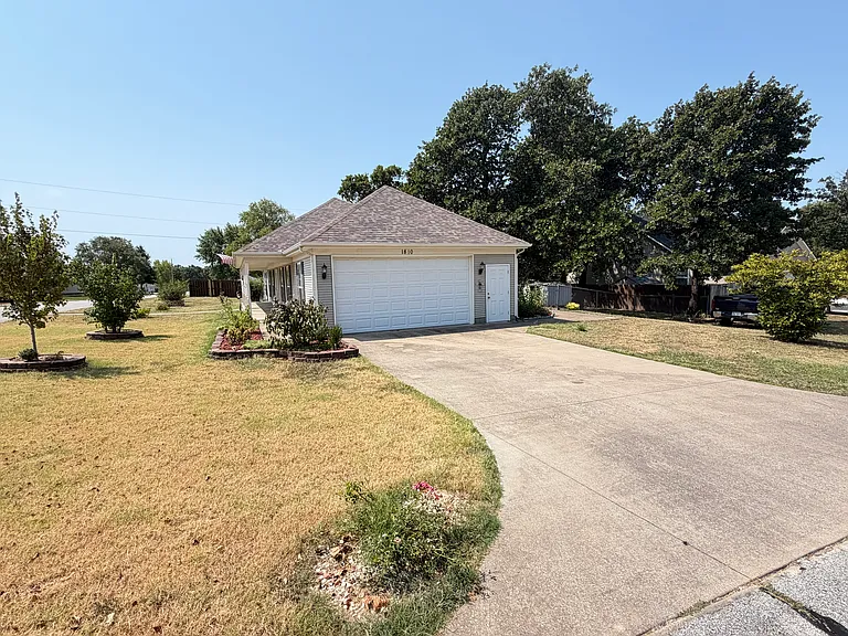 1810 W Marigold Dr — Photo 24
