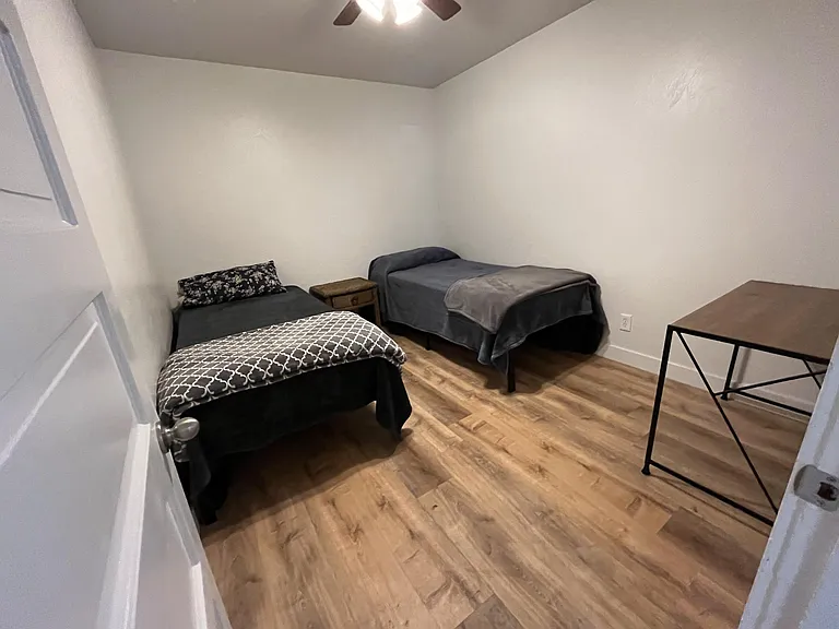 1218 N Cedar St — Photo 10