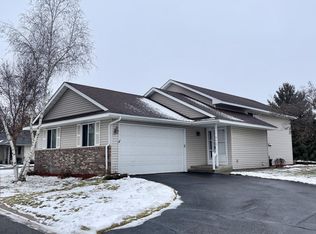 941 Winsome Way NW, Isanti, MN 55040