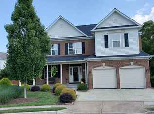 114 Courier Ct NE, Leesburg, VA 20176