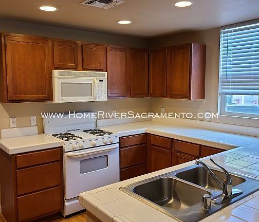 3rd image of 4800 Westlake Pkwy Unit 1201