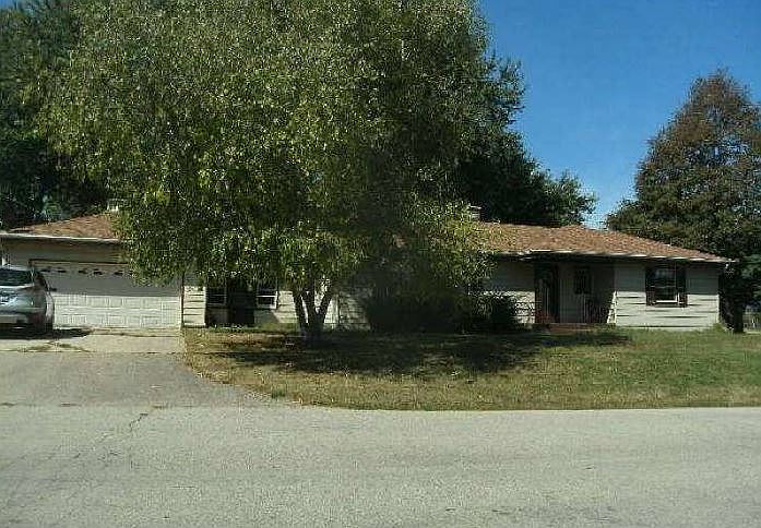 1st image of 2984 Franz Dr