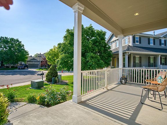 3rd image of 290 Clark Ct
