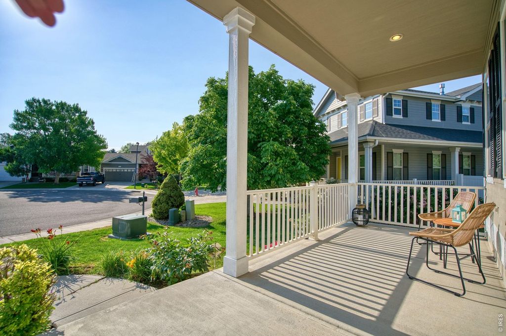290 Clark Ct